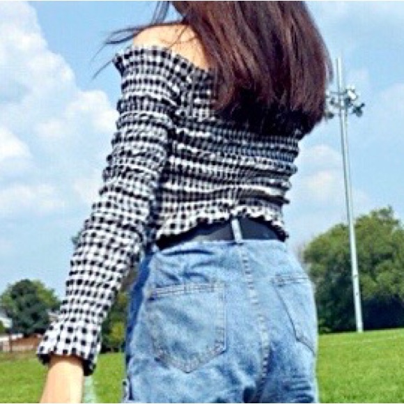 Off shoulder top - Picture 2 of 3